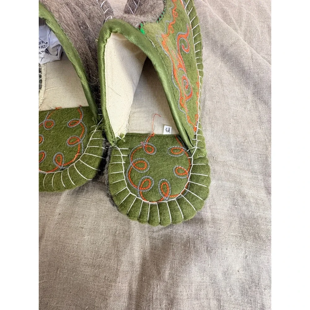 Handmade Felted Wool Embroidered Slippers Green Brown Pointed Toe Size 42 - Picture 8 of 10